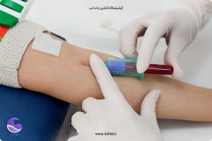 جمع آوری نمونه خون از رگ بازویی برای انجام آزمایش قند خون آزمایشگاهی - دات لب